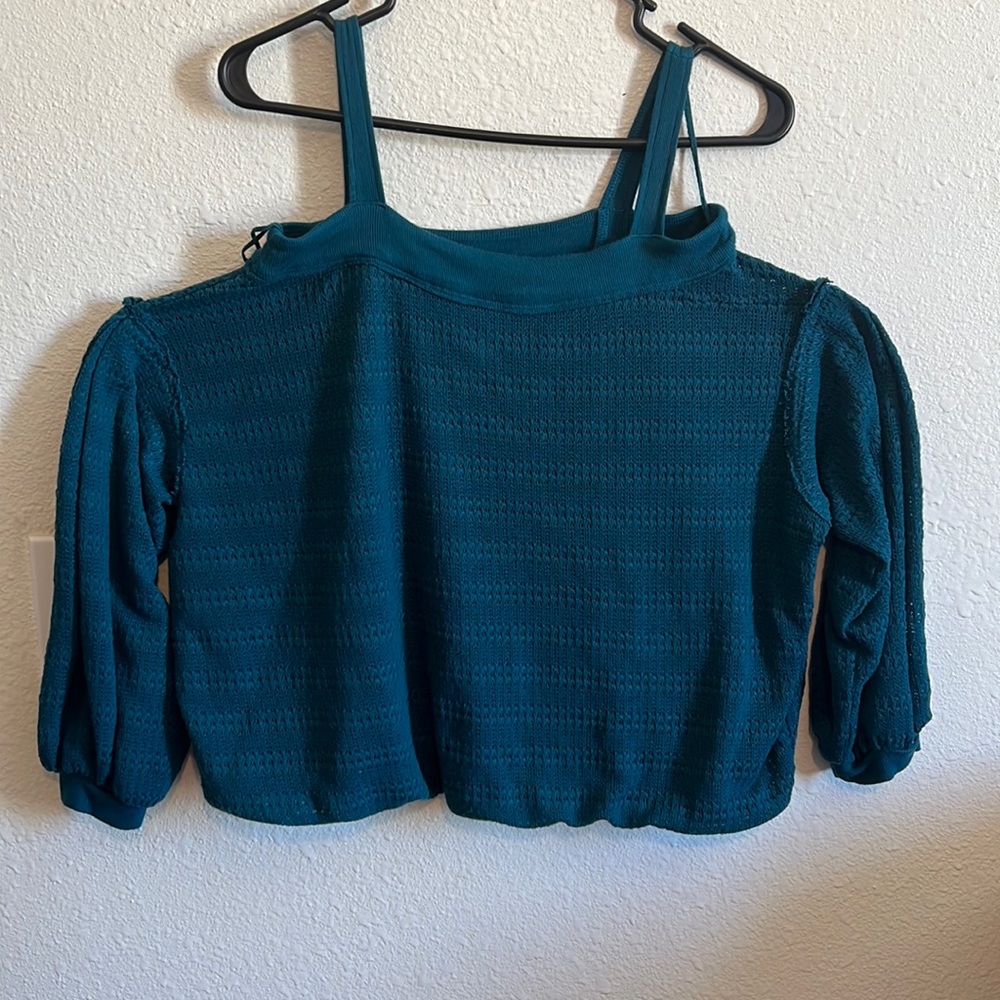 Free people top pullover sweater. - Picture 1 of 10